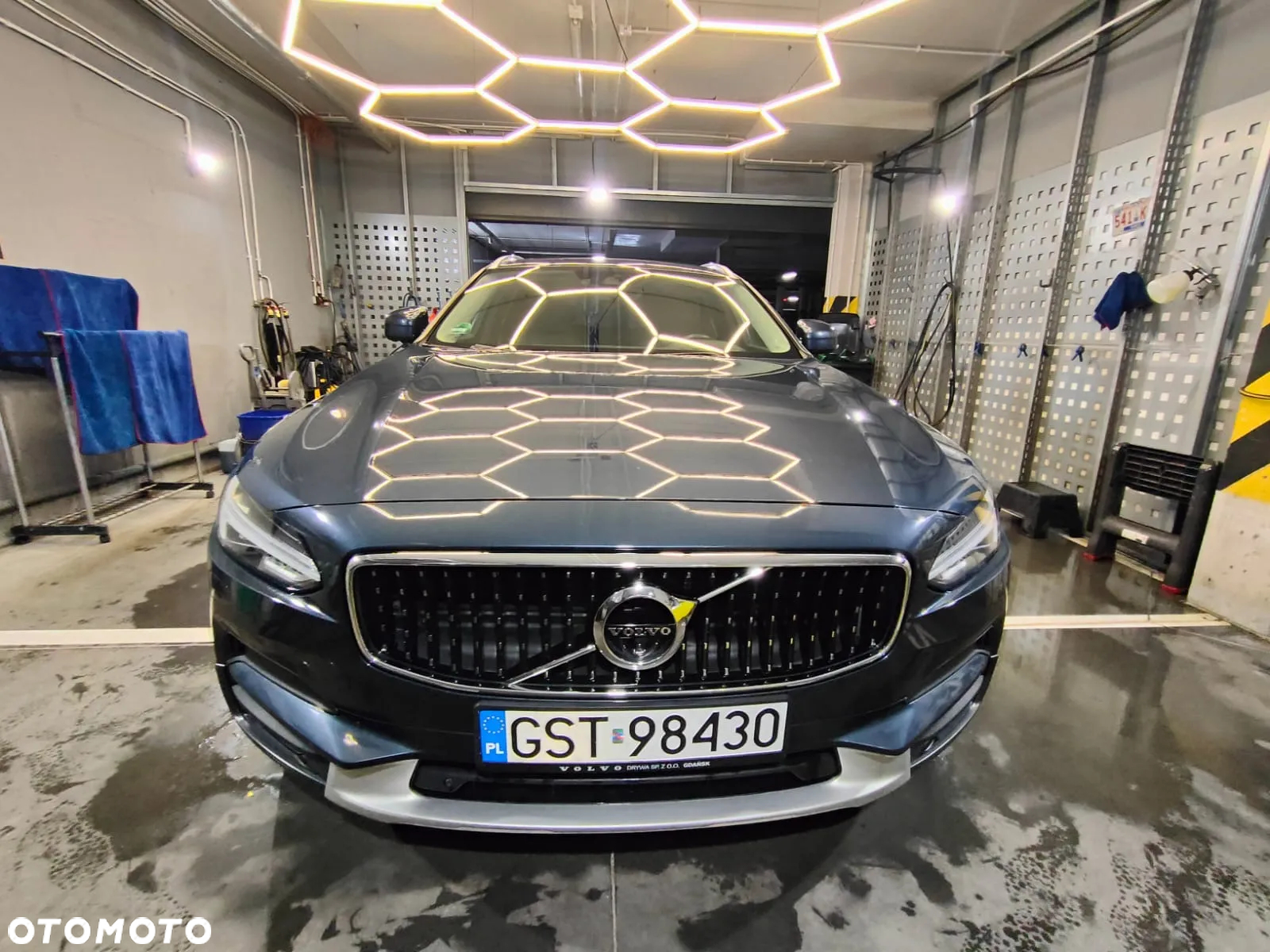 Volvo V90 Cross Country D4 AWD Pro - 2