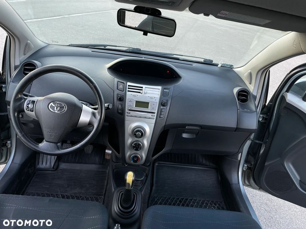 Toyota Yaris 1.3 Luna - 26