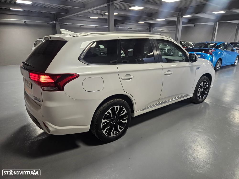 Mitsubishi Outlander - 7
