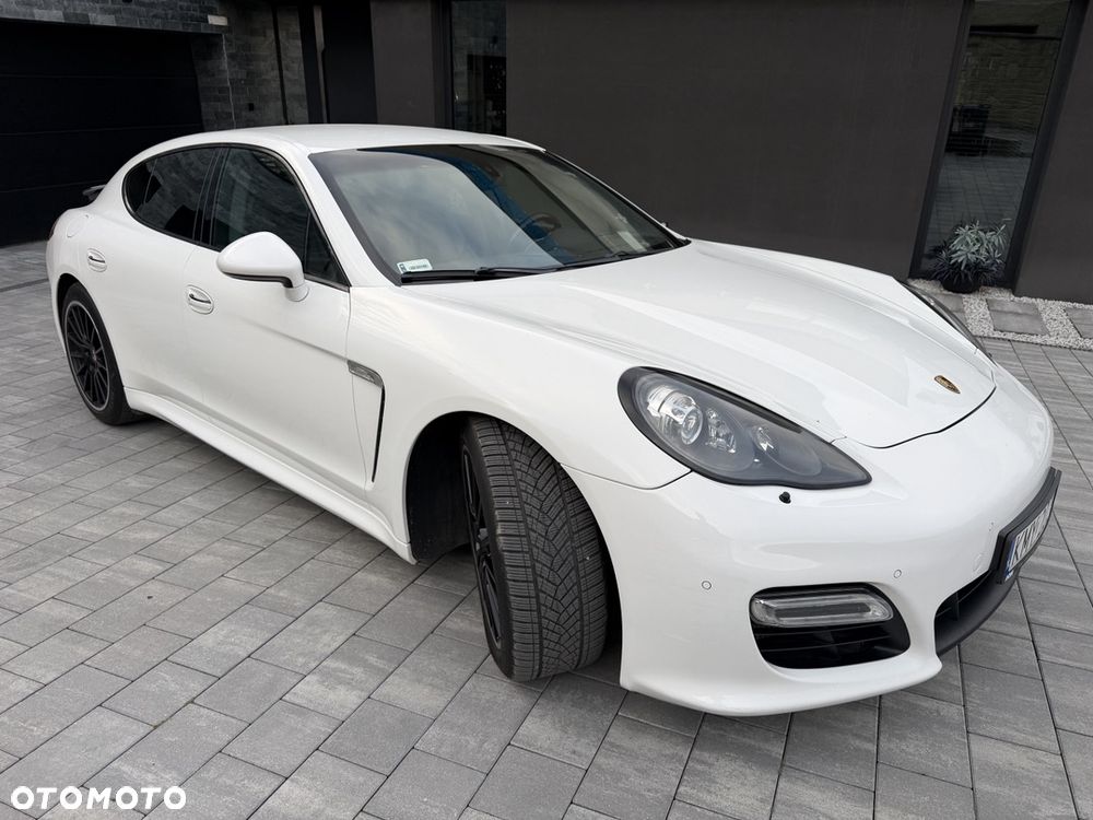 Porsche Panamera - 1