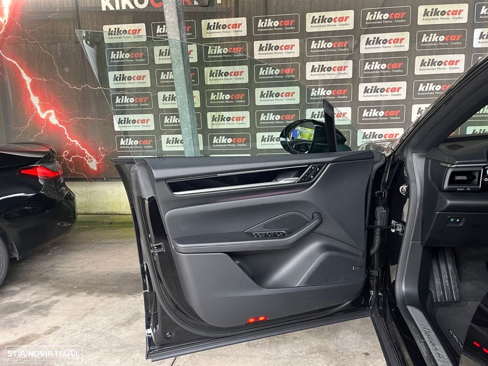 Porsche Macan Electric 4 - 15