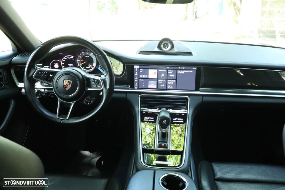Porsche Panamera - 43