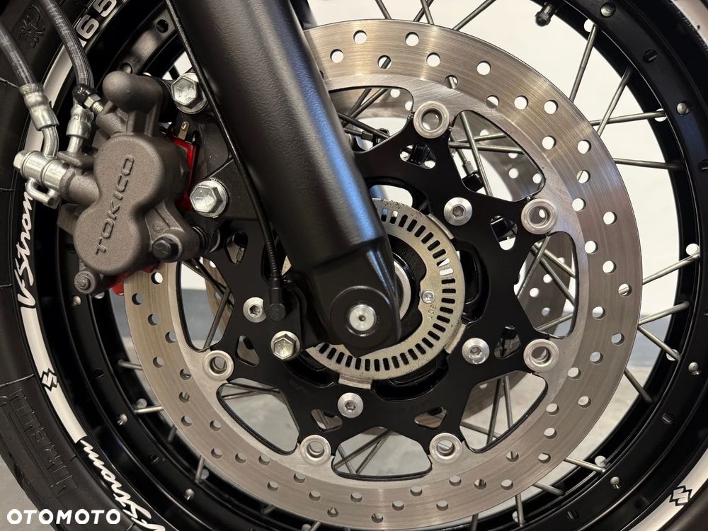 Suzuki V-STROM - 10