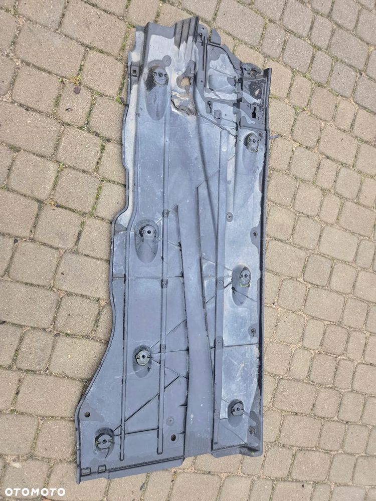 AUDI A3 8V PŁYTA OSŁONA PODWOZIA PRAWA
