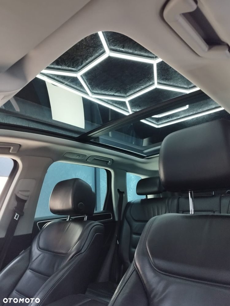 Volkswagen Touareg - 11