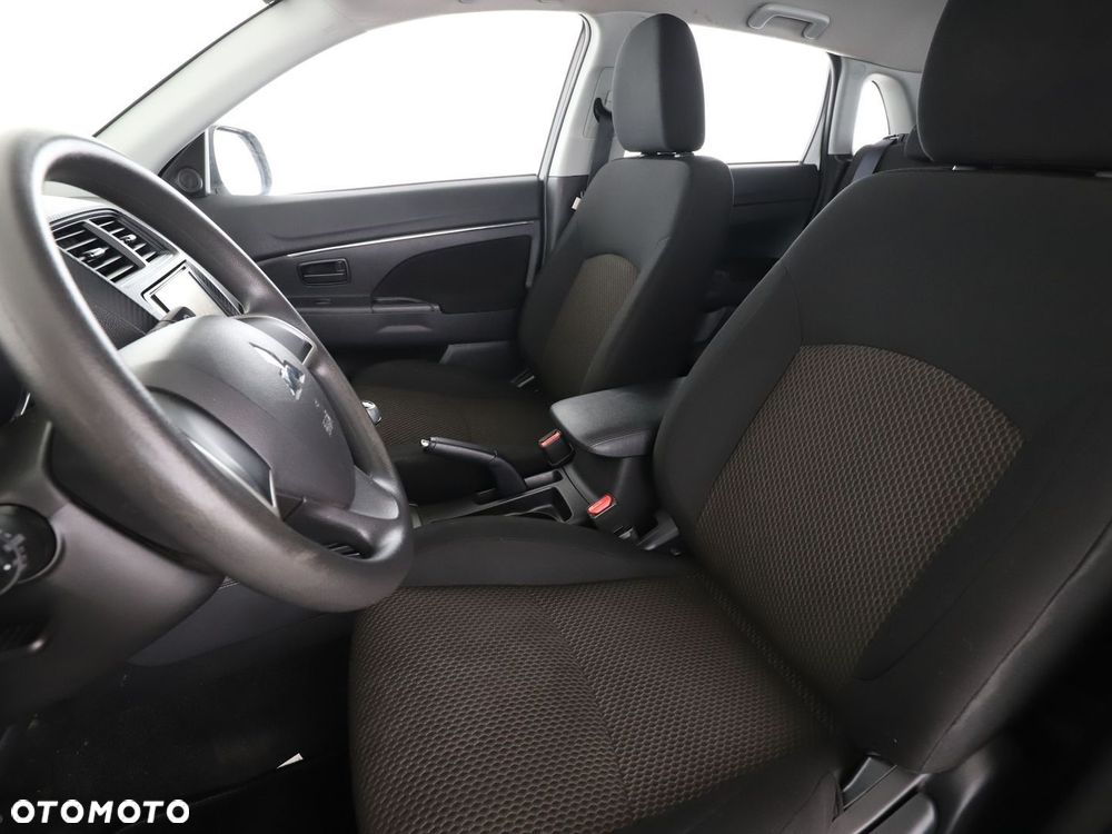 Mitsubishi ASX - 11