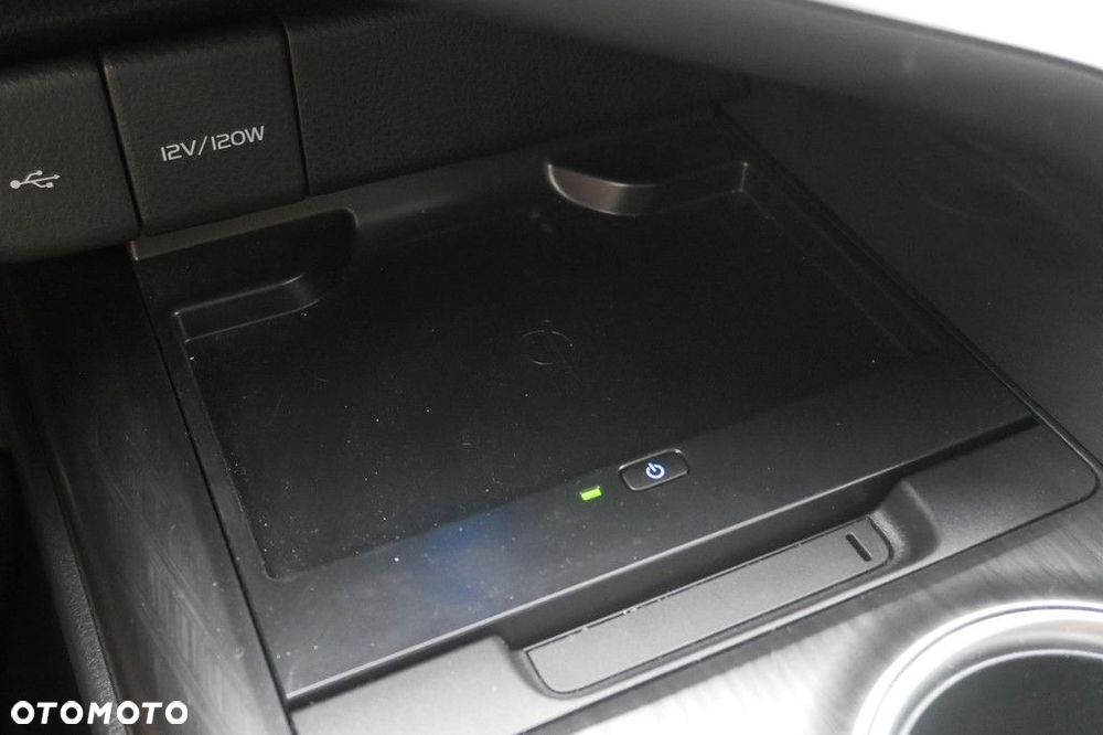 Toyota Camry 2.5 Hybrid Executive CVT - 23