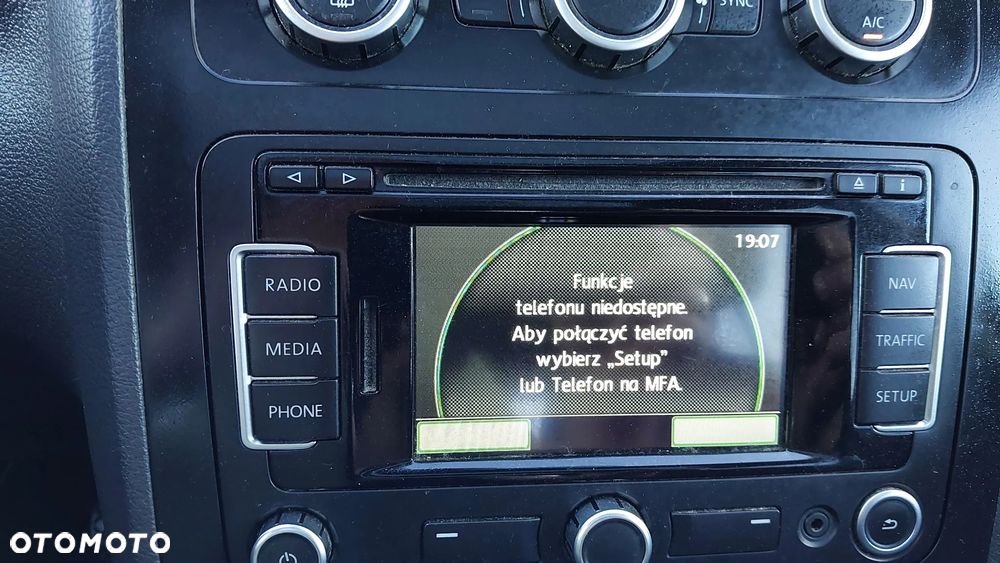 Volkswagen Touran 2.0 TDI DPF BlueMotion Technology Comfortline - 28