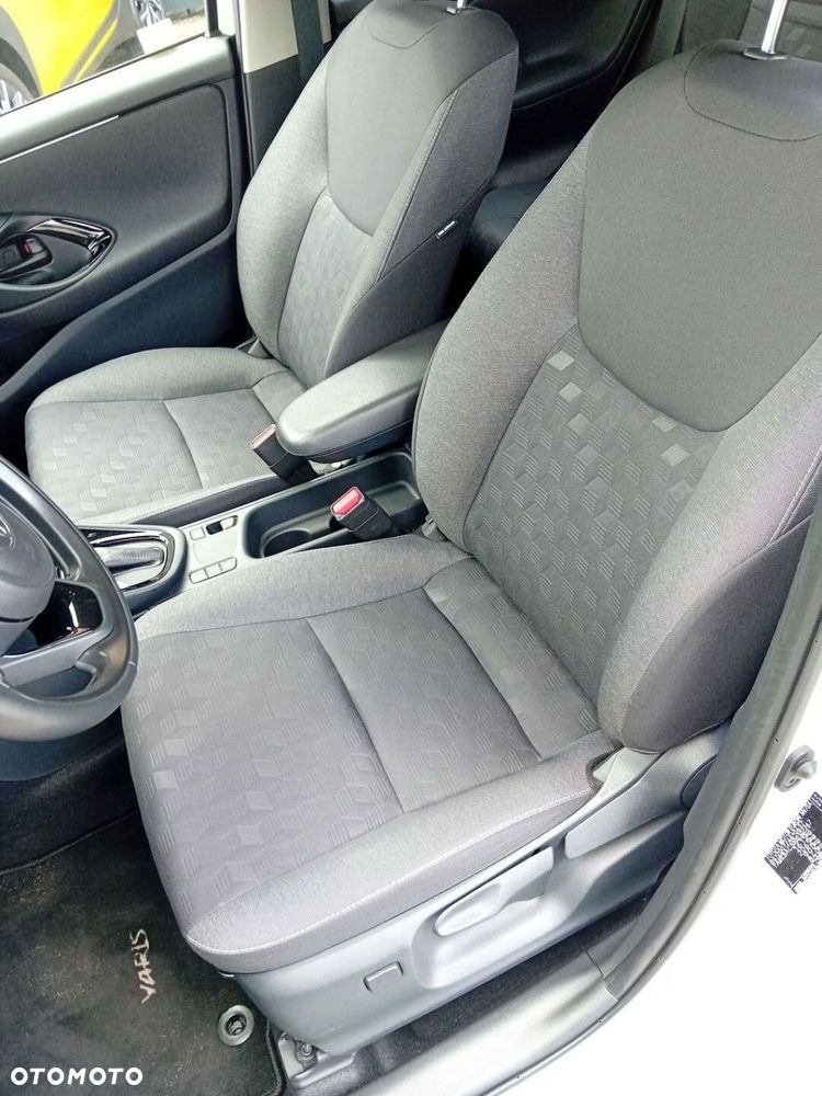 Toyota Yaris Hybrid 1.5 Style - 11