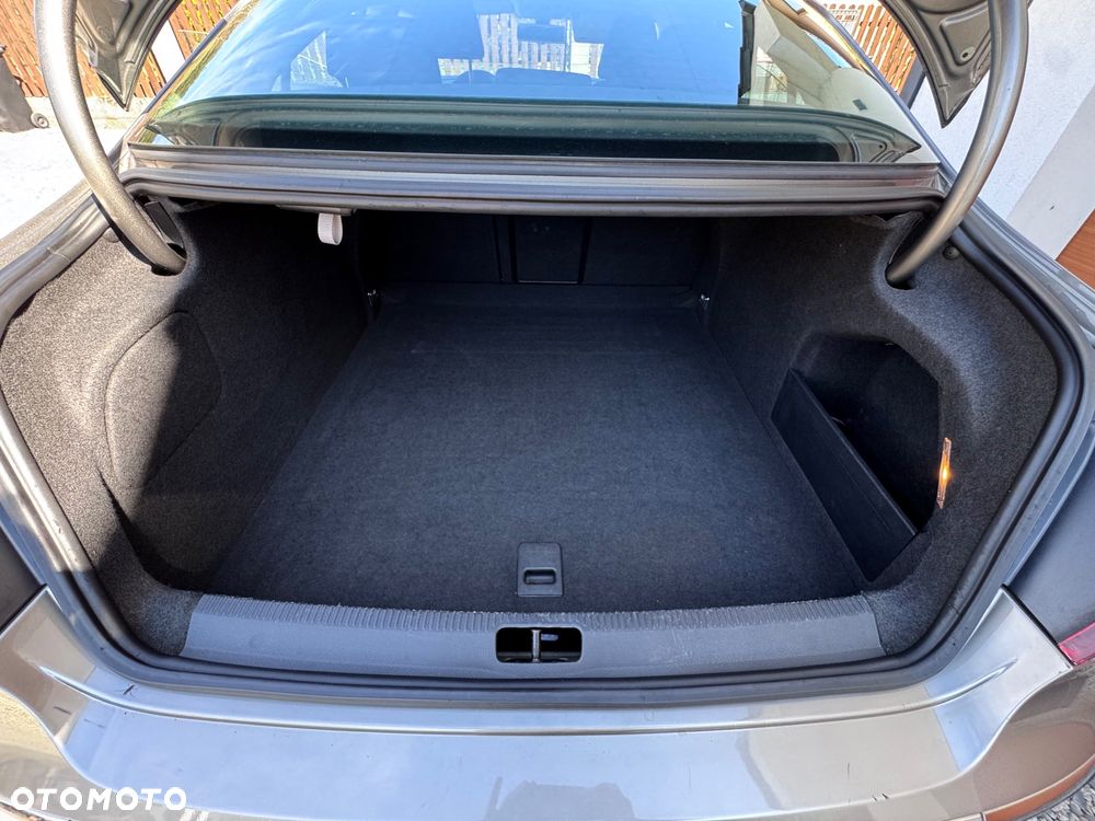 Volkswagen Passat CC 2.0 TDI BlueMotion Technology Exclusive - 20