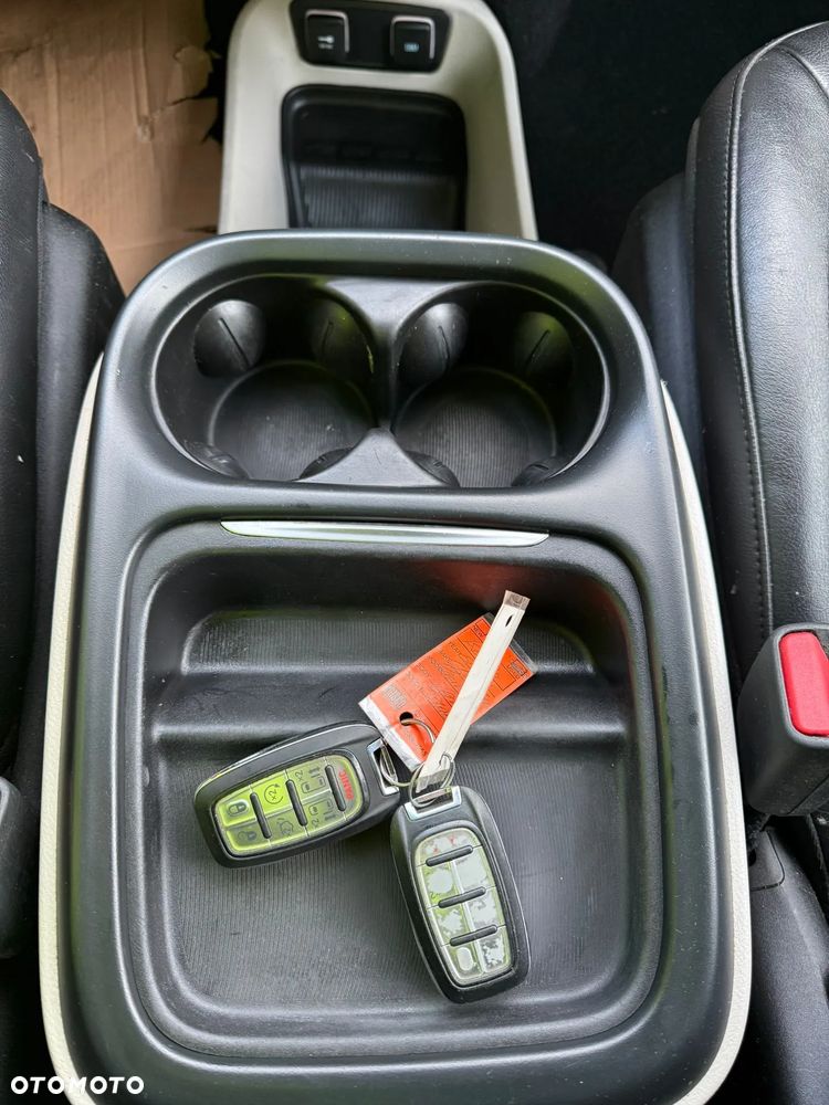 Chrysler Pacifica - 14