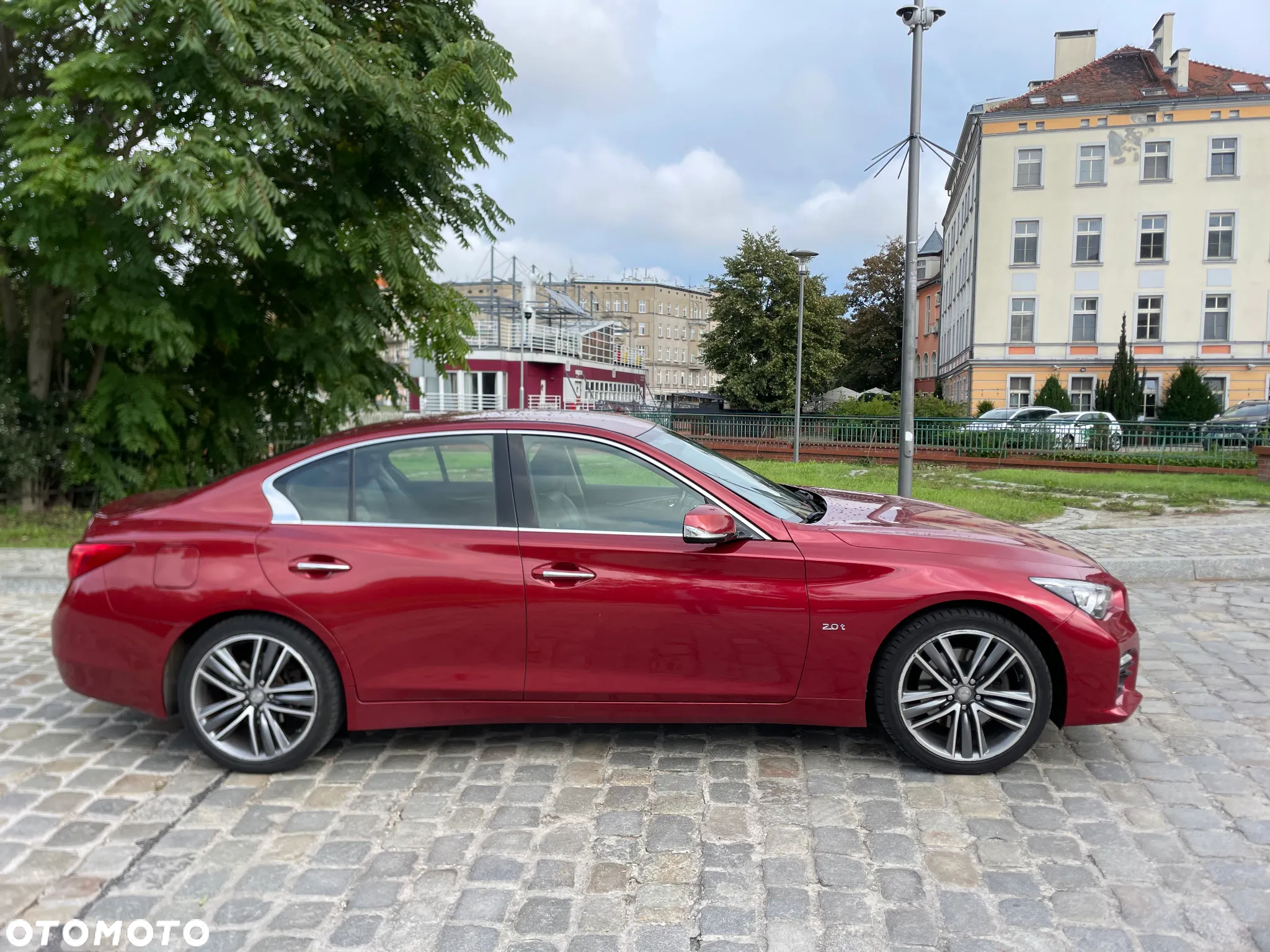Infiniti Q50 2.0t Sport Sound Studio by Bose - 4