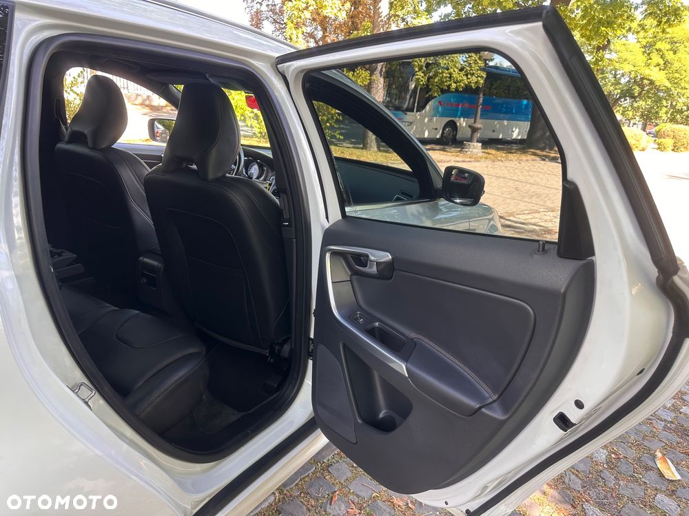 Volvo XC 60 D4 Drive-E Summum - 24