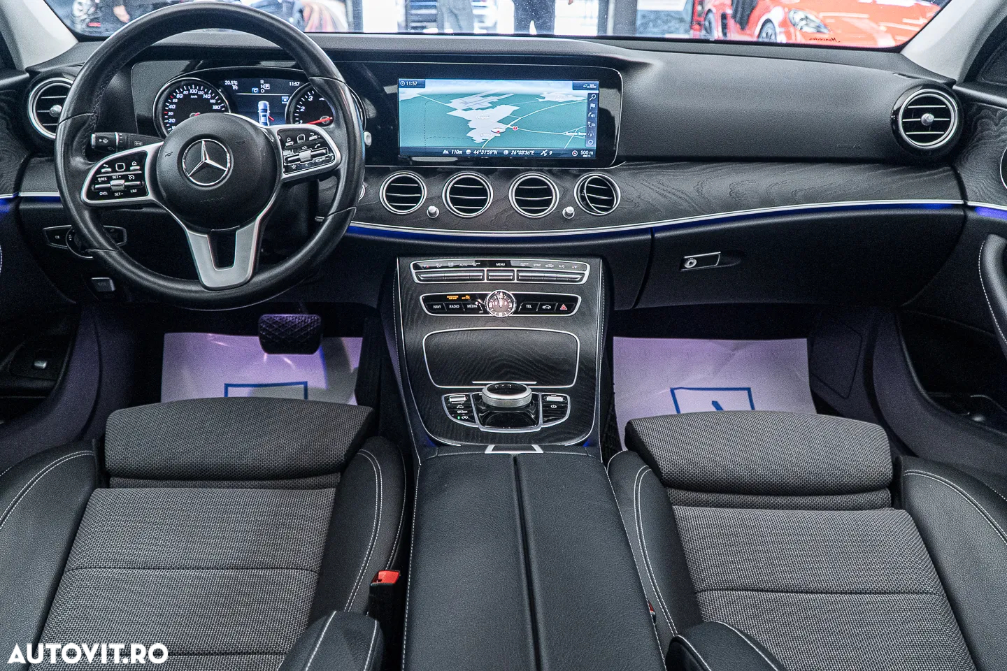 Mercedes-Benz E 200 4Matic 9G-TRONIC Avantgarde - 35