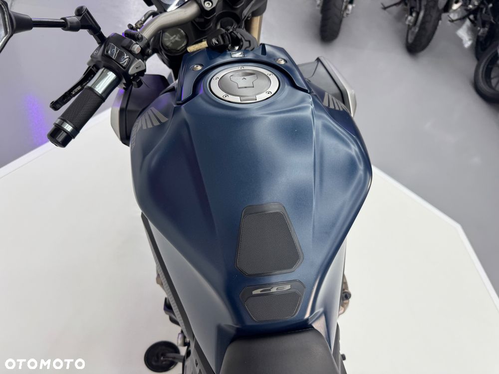 Honda CB - 22