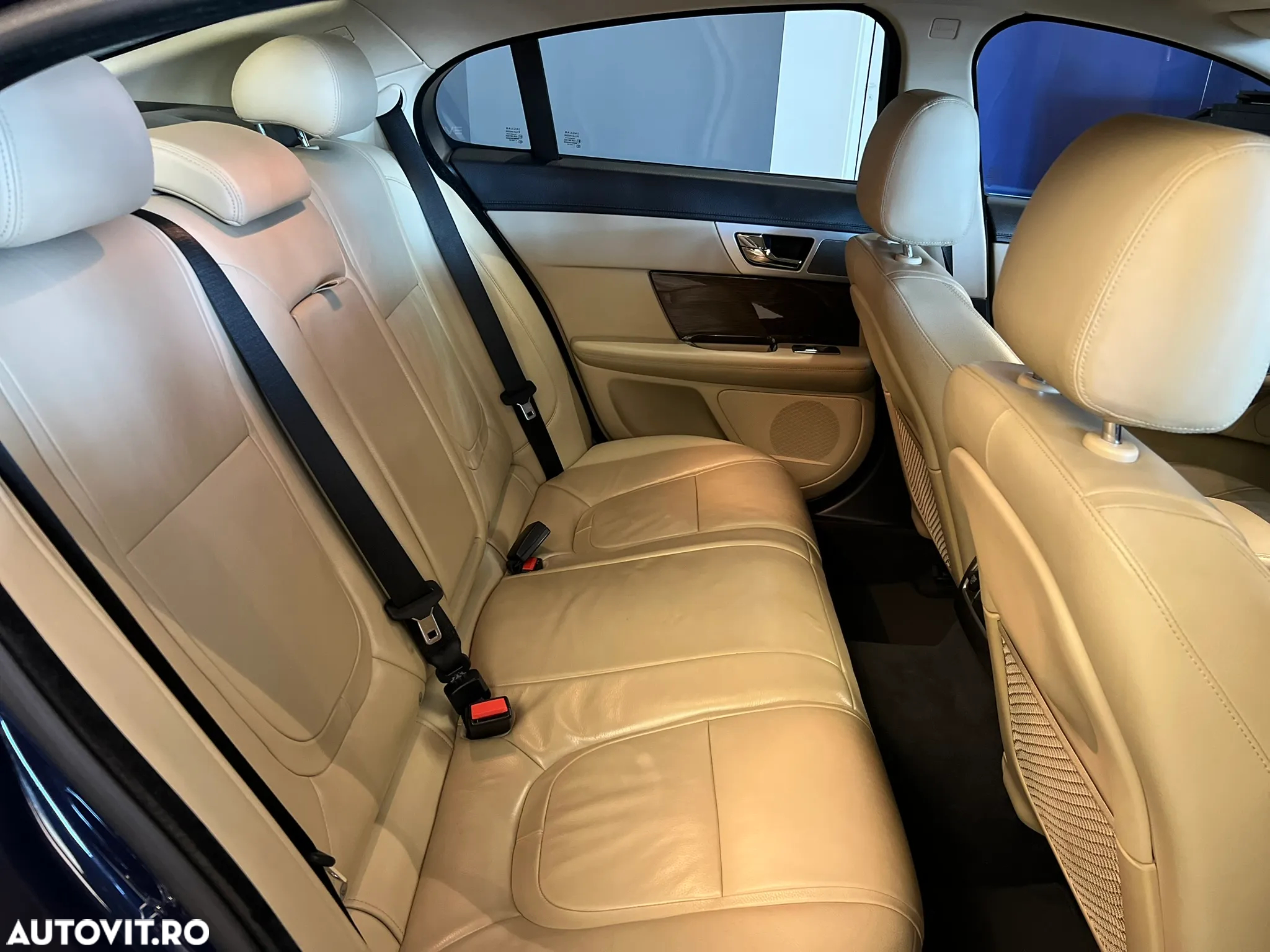 Jaguar XF 3.0 V6 Diesel Sportbrake - 28