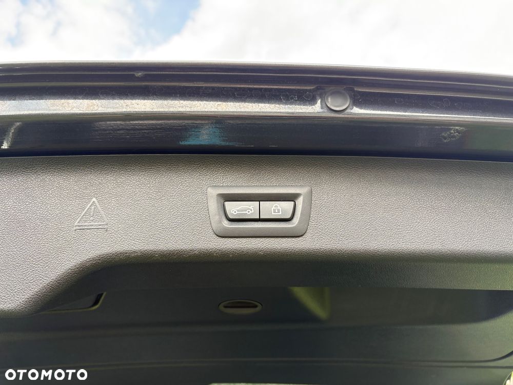 BMW Seria 5 520d Luxury Line - 16