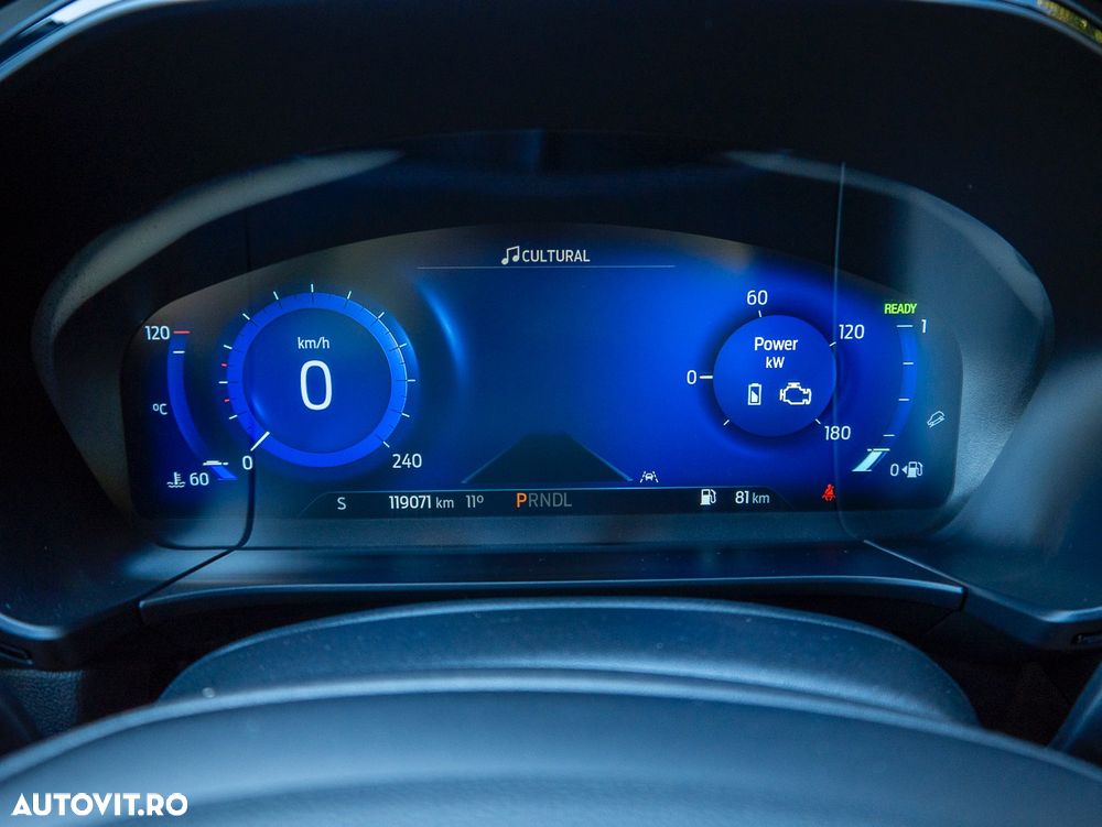 Ford Kuga 2.5 Duratec FHEV ST-LINE - 9