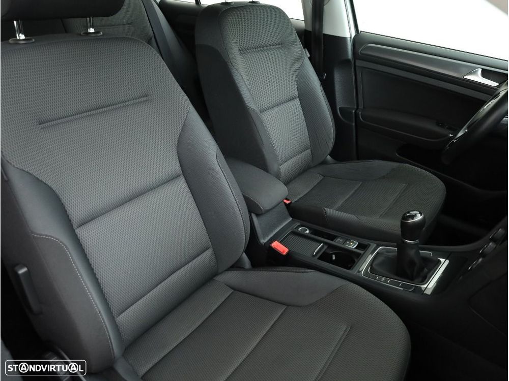 VW Golf 1.0 TSI Confortline - 15
