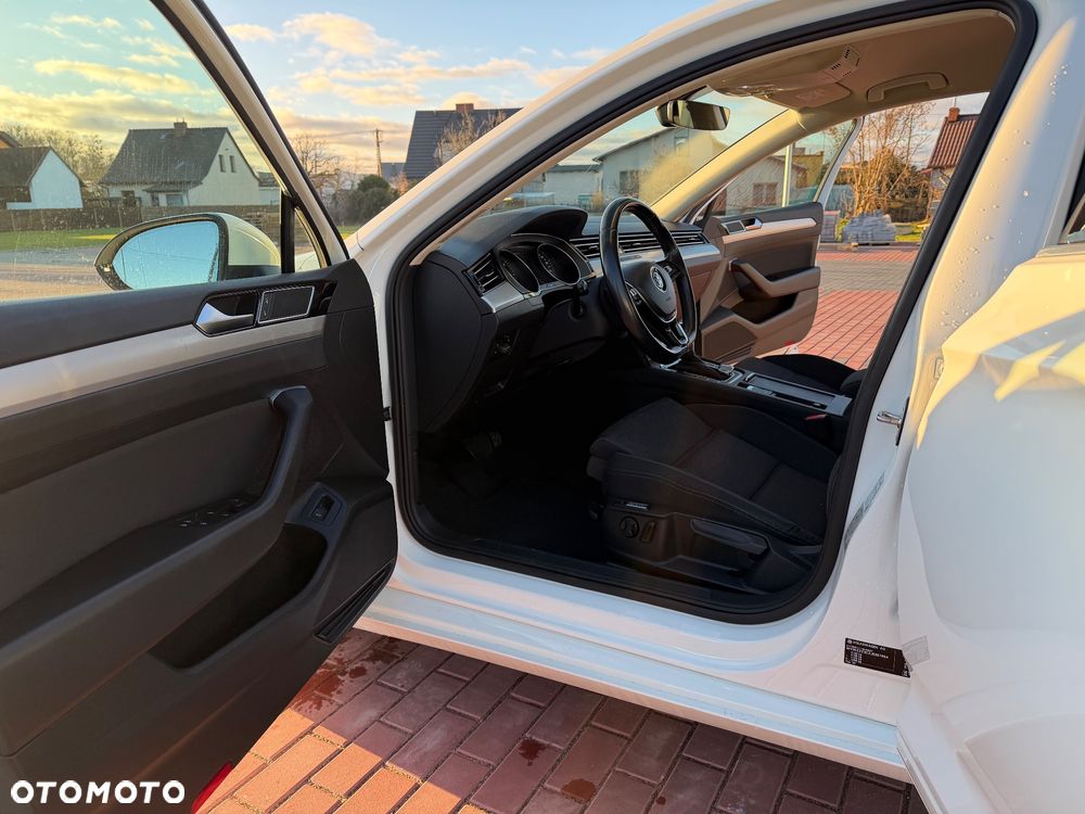 Volkswagen Passat Variant - 11