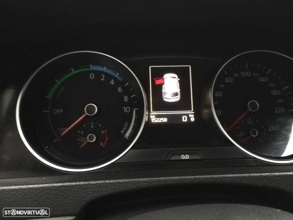 VW Golf 1.4 GTE Plug-In-Hybrid DSG - 12