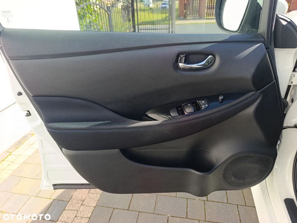 Nissan Leaf 40kWh N-Connecta - 16