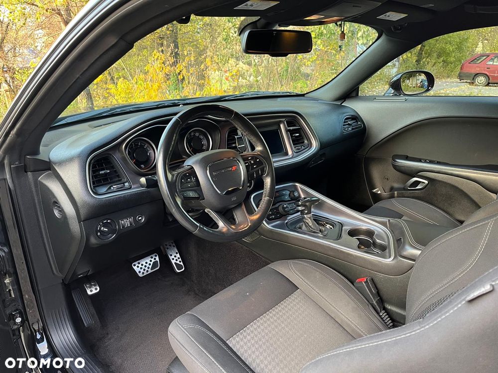 Dodge Challenger - 22