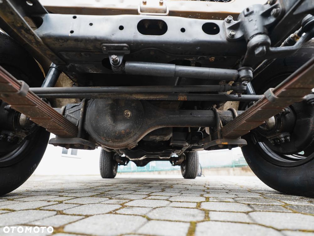 Toyota Land Cruiser - 30