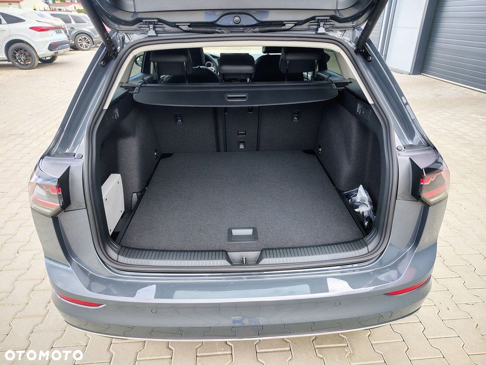 Volkswagen Golf Variant - 8