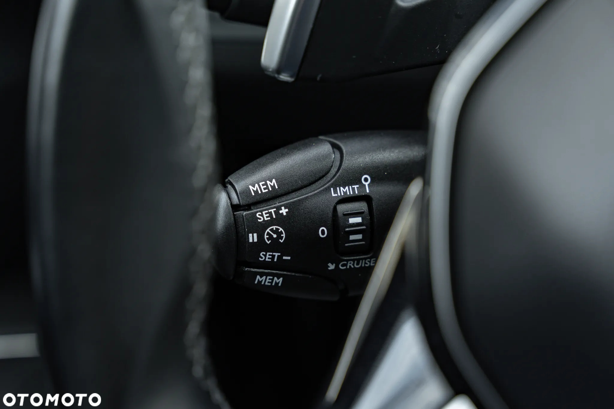 Peugeot 3008 1.5 BlueHDi Allure Pack S&S EAT8 - 31