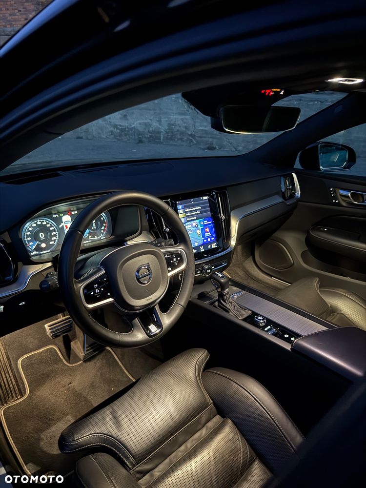 Volvo S60 T5 AWD R-Design - 6
