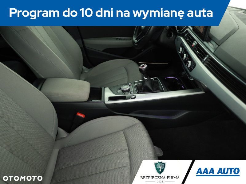 Audi A4 Limousine - 8