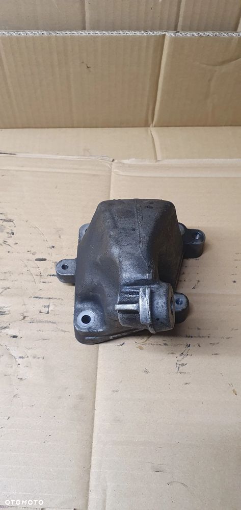 Łapa wspornik silnika Mercedes ML W164 3.0 CDI A6422230304 - 3