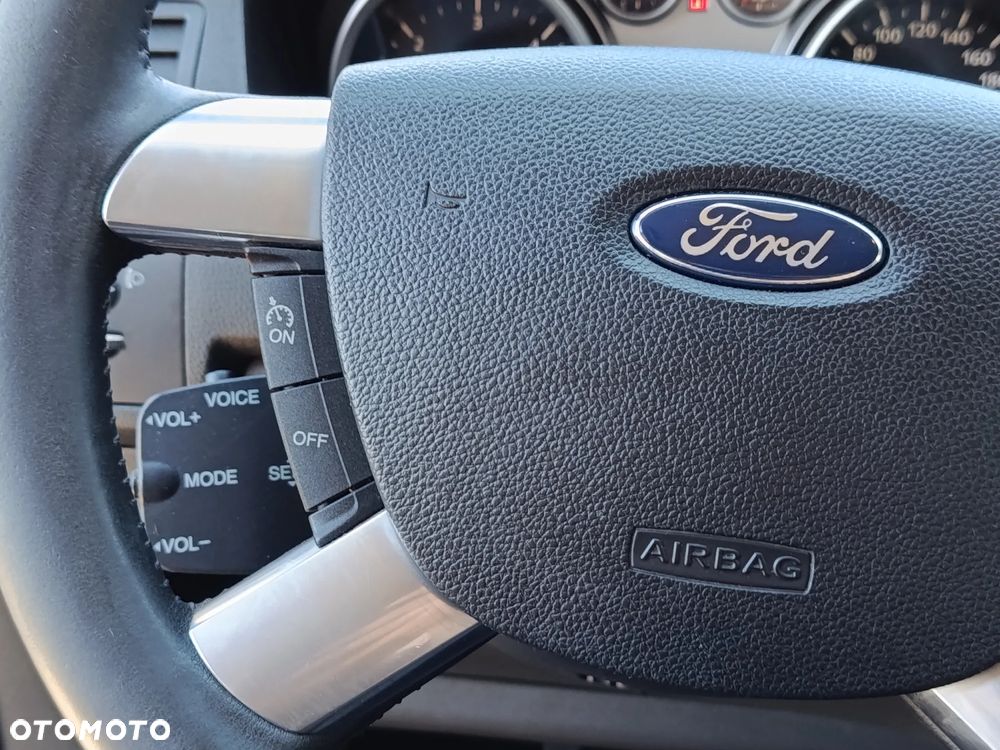 Ford Kuga 2.0 TDCi 4x4 Titanium - 16