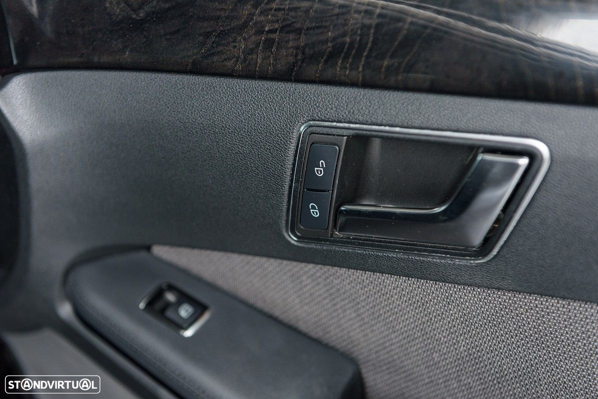 Mercedes-Benz E 220 CDi Avantgarde BlueEfficiency - 29
