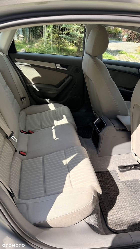Audi A4 Limousine - 9