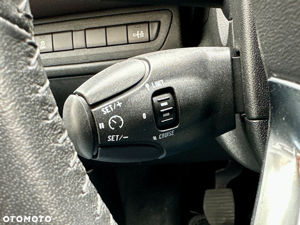 Peugeot 2008 PureTech 82 Allure - 33