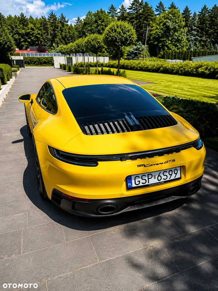 Porsche 911 Carrera GTS - 6