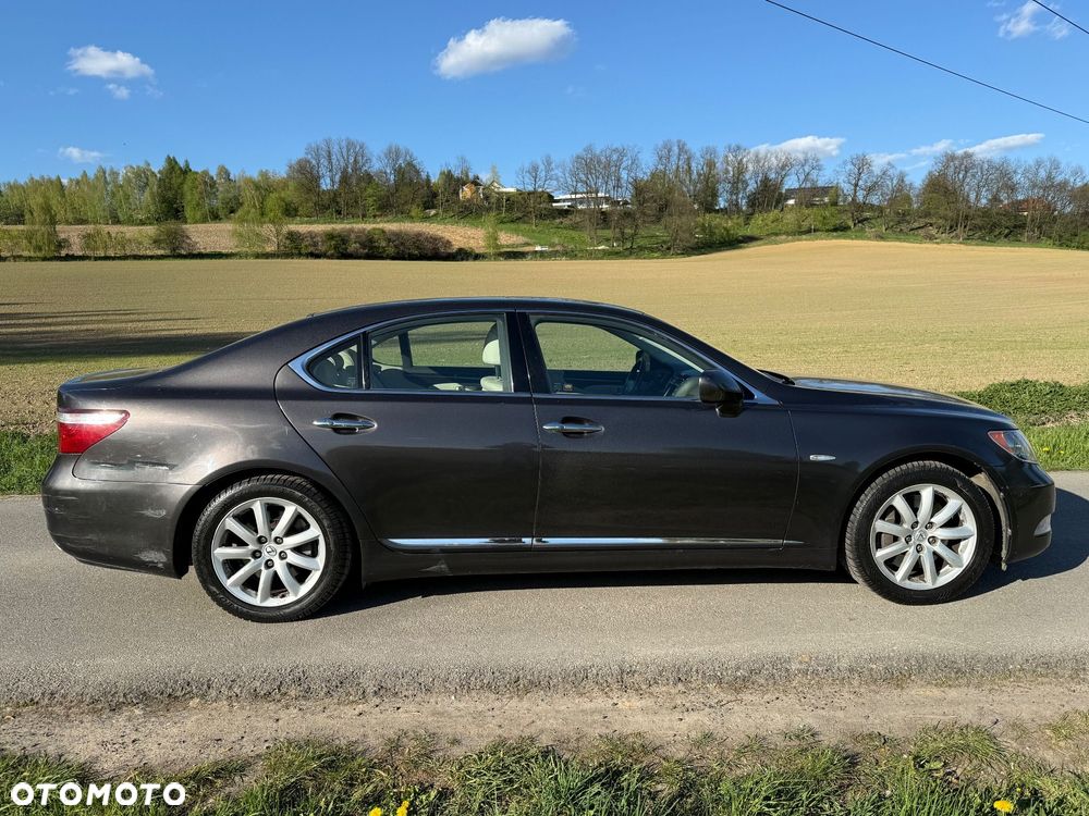 Lexus LS 460 Prestige AWD - 4