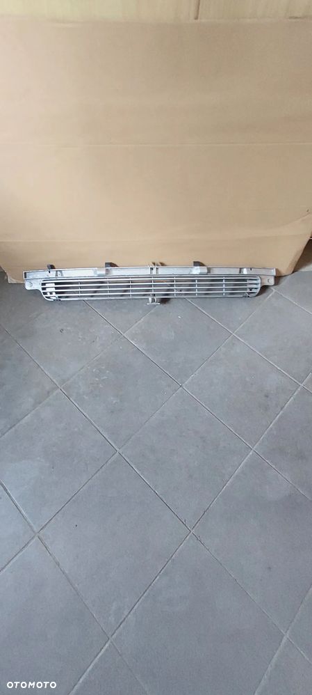 Atrapa gril dolnyvw t4 - 1