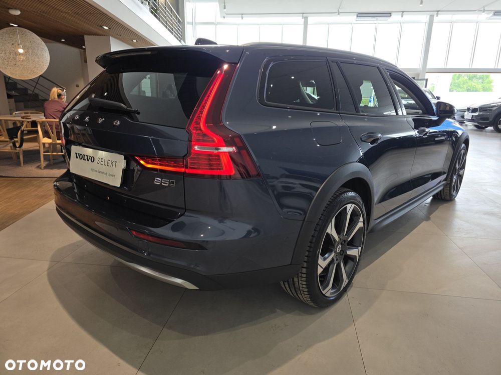 Volvo V60 Cross Country - 7