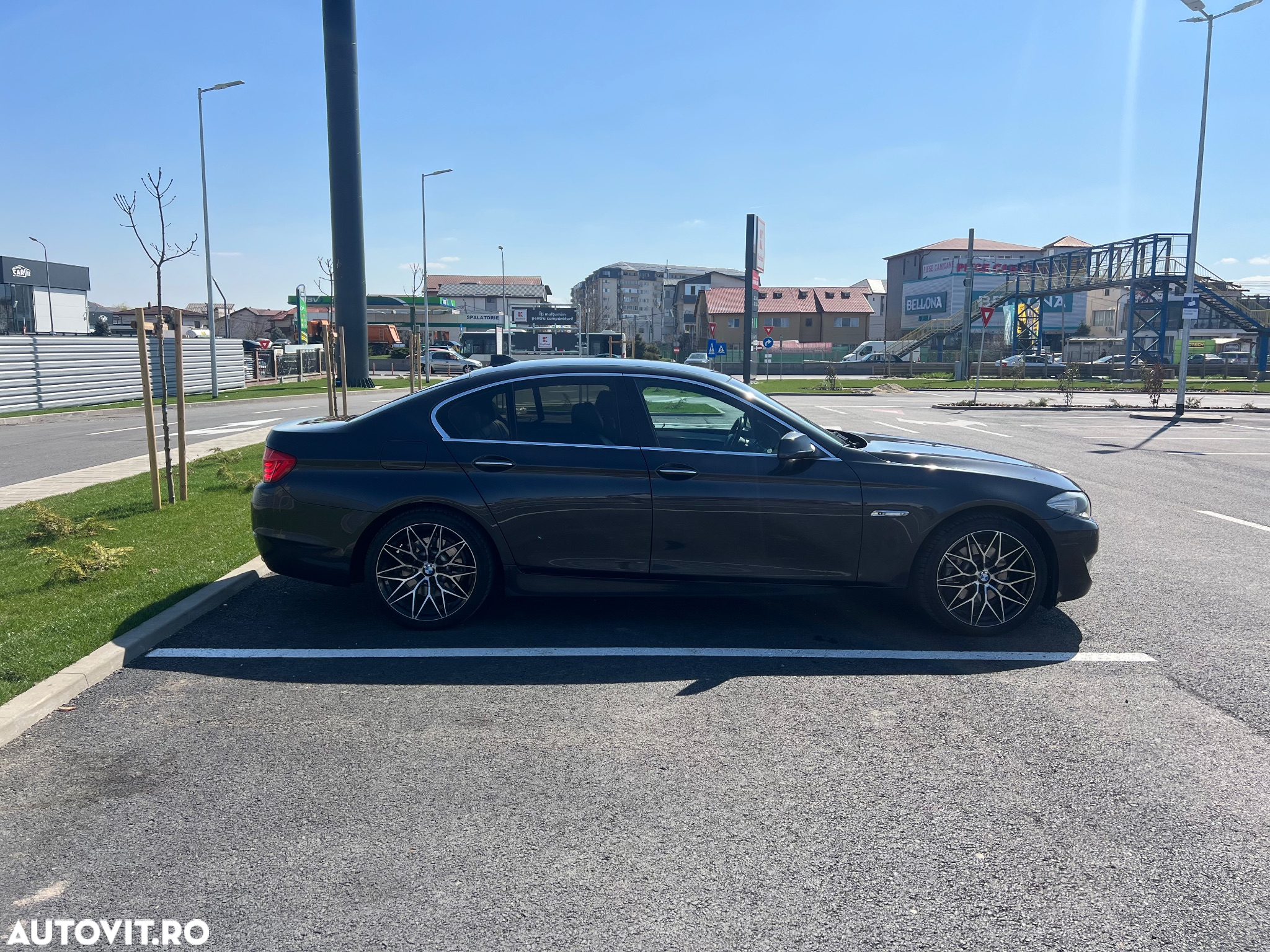 BMW Seria 5 520d Aut. - 13