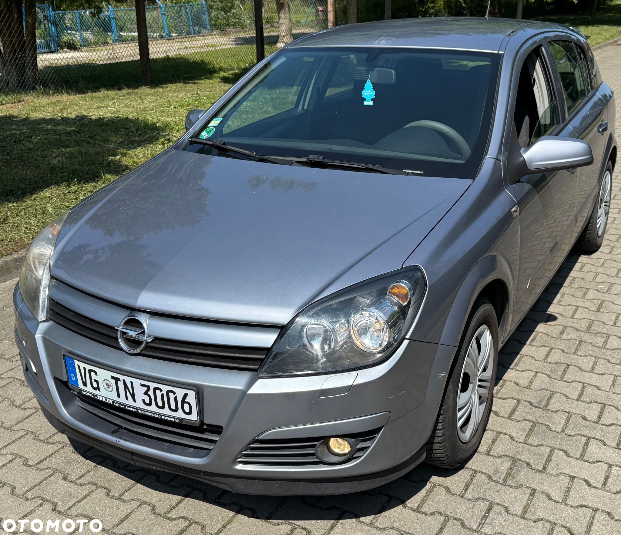 Opel Astra II 1.4 Club - 1