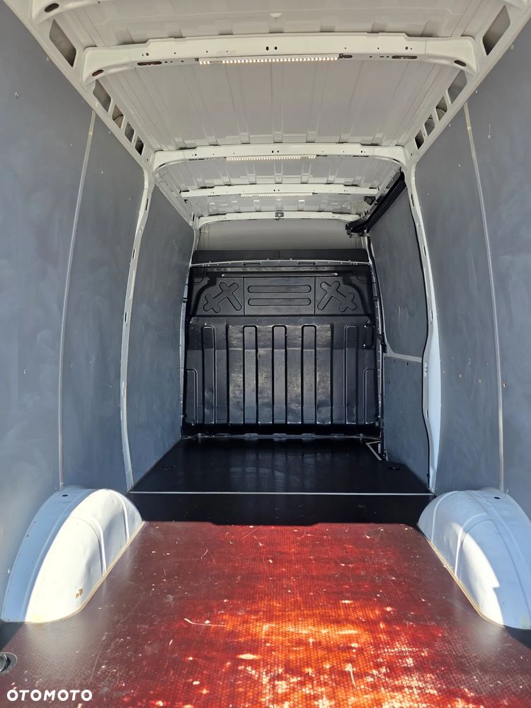 Iveco IVECO 35S18 3.0 HPI 180 KONNY ŚREDNI AUTOMAT KLIMA ALUFELGI LED NAVIGACJA - 35