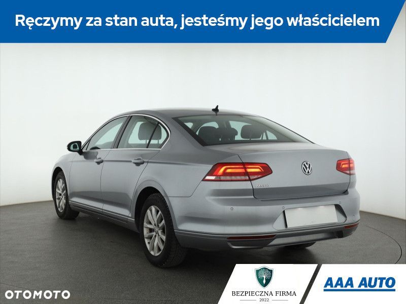 Volkswagen Passat - 6