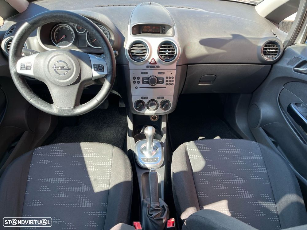 Opel Corsa 1.2 Cosmo Easytronic 125g - 11