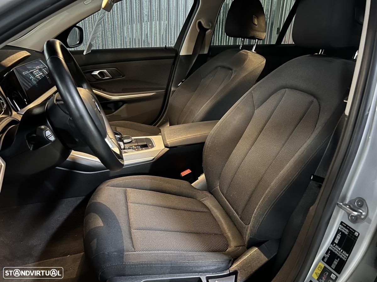 BMW 330 e Touring Corporate Edition Auto - 35