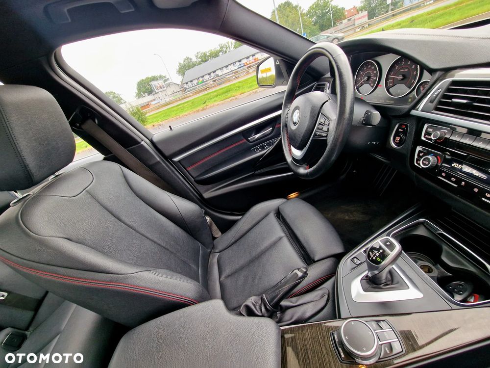 BMW Seria 3 330i GPF Luxury Line sport - 25