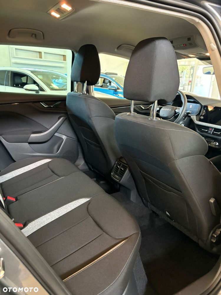 Skoda Kamiq 1.0 TSI Selection DSG - 30