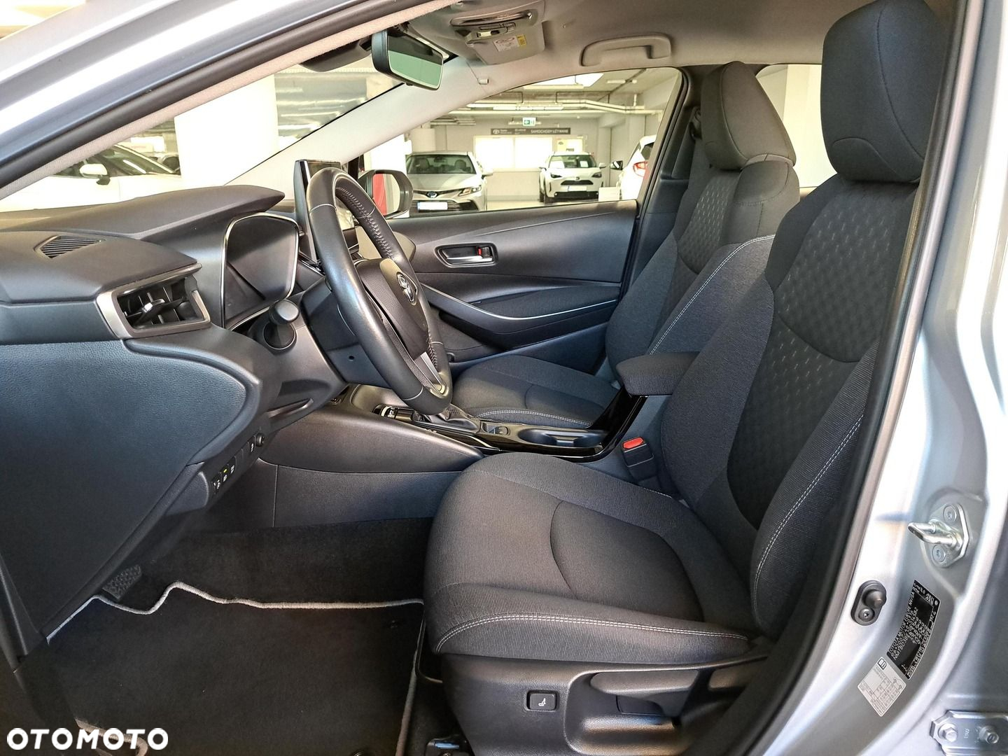 Toyota Corolla 1.8 Hybrid Comfort - 10